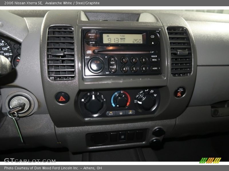 Avalanche White / Steel/Graphite 2006 Nissan Xterra SE