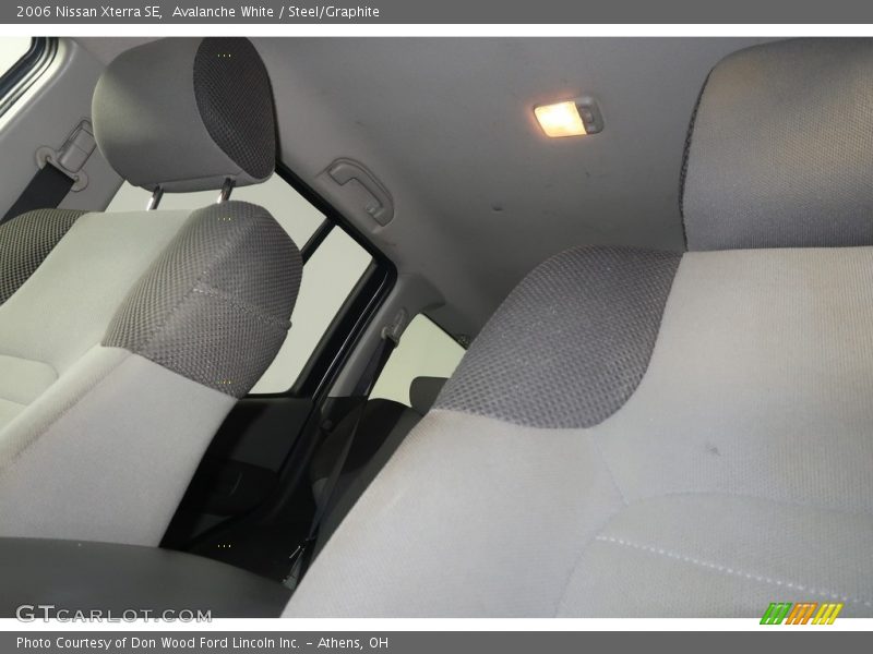 Avalanche White / Steel/Graphite 2006 Nissan Xterra SE