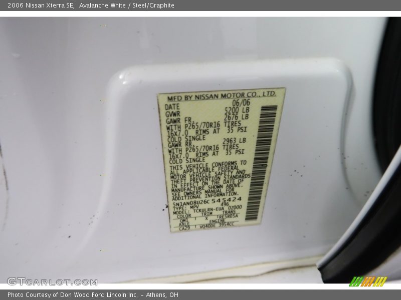 Avalanche White / Steel/Graphite 2006 Nissan Xterra SE