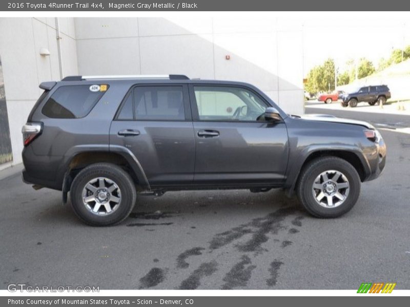 Magnetic Gray Metallic / Black 2016 Toyota 4Runner Trail 4x4