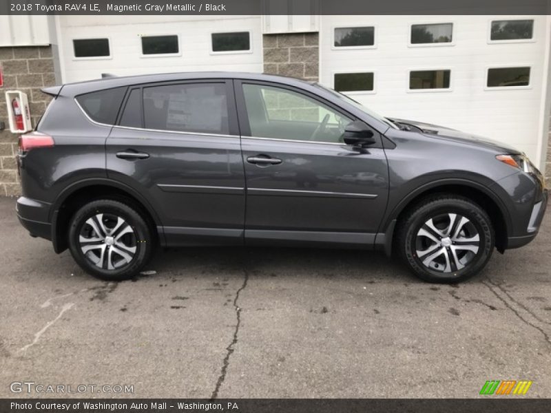 Magnetic Gray Metallic / Black 2018 Toyota RAV4 LE