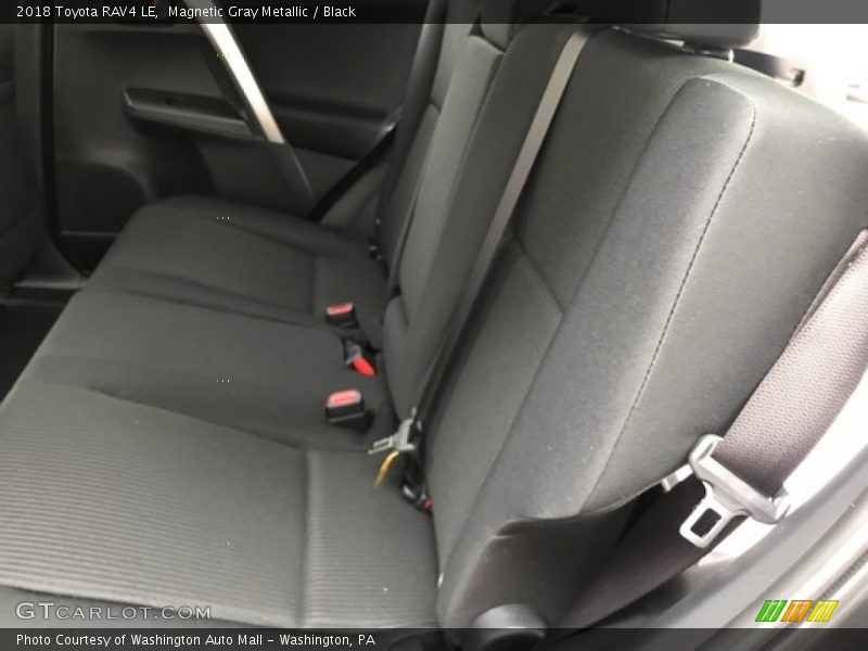 Magnetic Gray Metallic / Black 2018 Toyota RAV4 LE