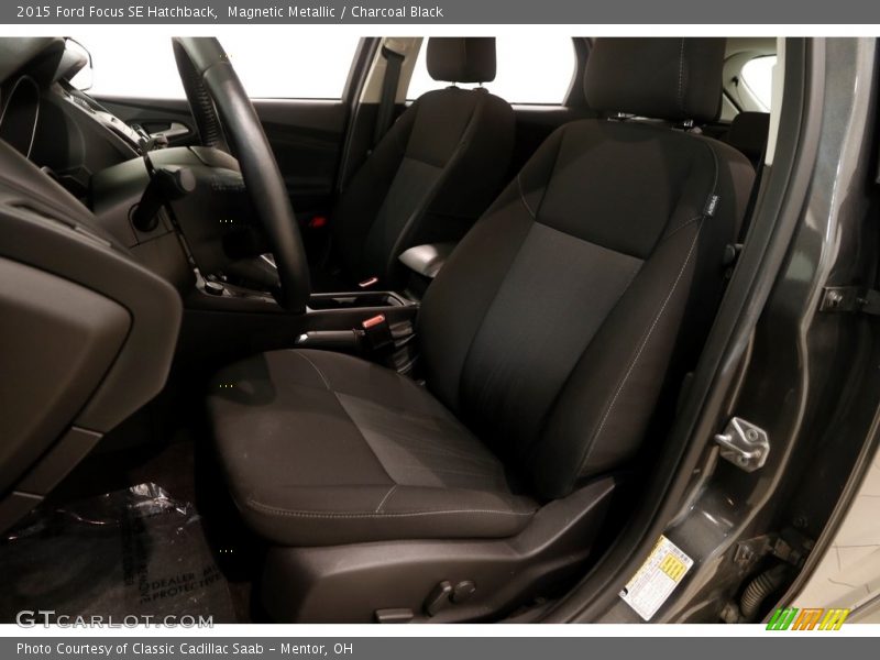 Magnetic Metallic / Charcoal Black 2015 Ford Focus SE Hatchback