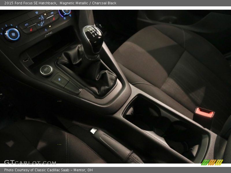 Magnetic Metallic / Charcoal Black 2015 Ford Focus SE Hatchback