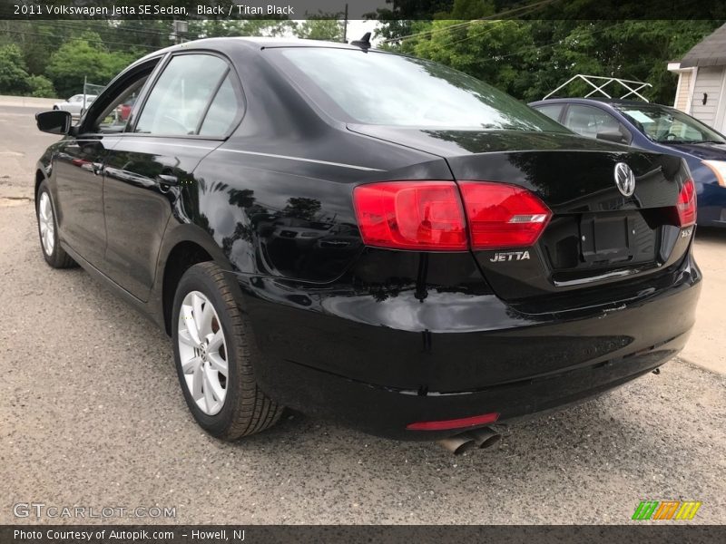 Black / Titan Black 2011 Volkswagen Jetta SE Sedan