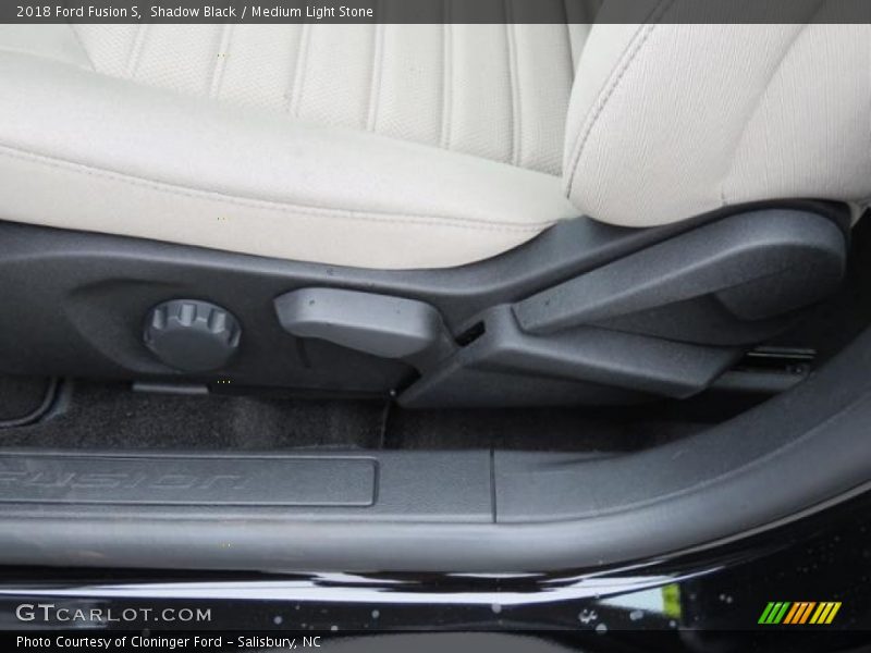 Shadow Black / Medium Light Stone 2018 Ford Fusion S