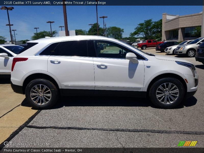 Crystal White Tricoat / Sahara Beige 2018 Cadillac XT5 Luxury AWD