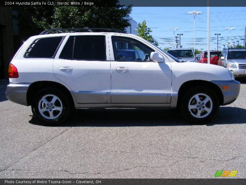 Nordic White / Beige 2004 Hyundai Santa Fe GLS