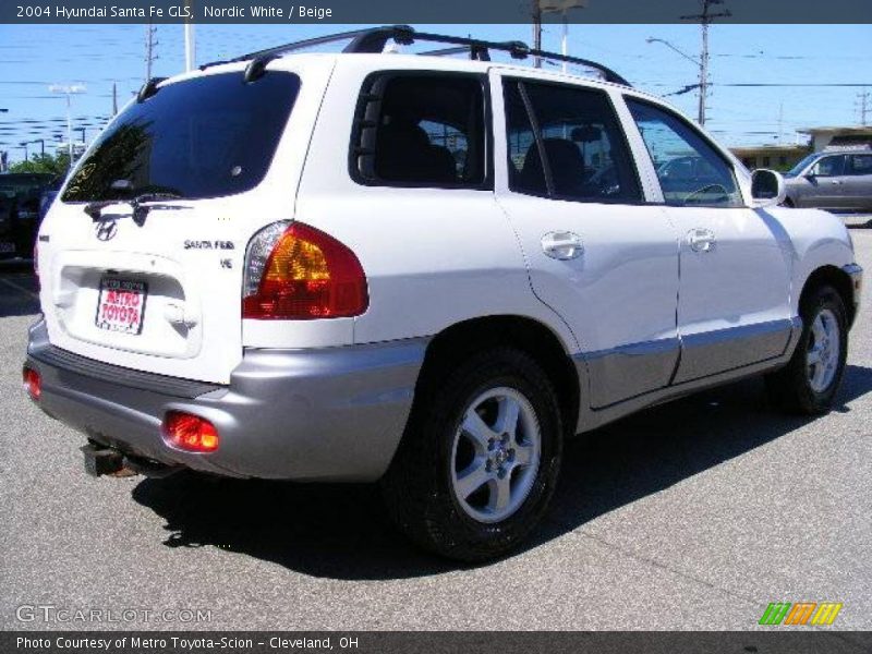 Nordic White / Beige 2004 Hyundai Santa Fe GLS