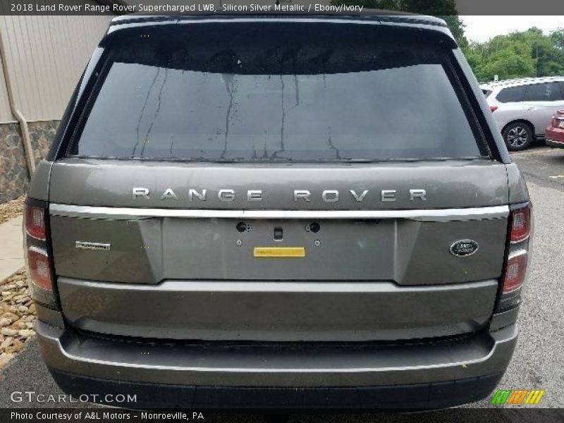 Silicon Silver Metallic / Ebony/Ivory 2018 Land Rover Range Rover Supercharged LWB