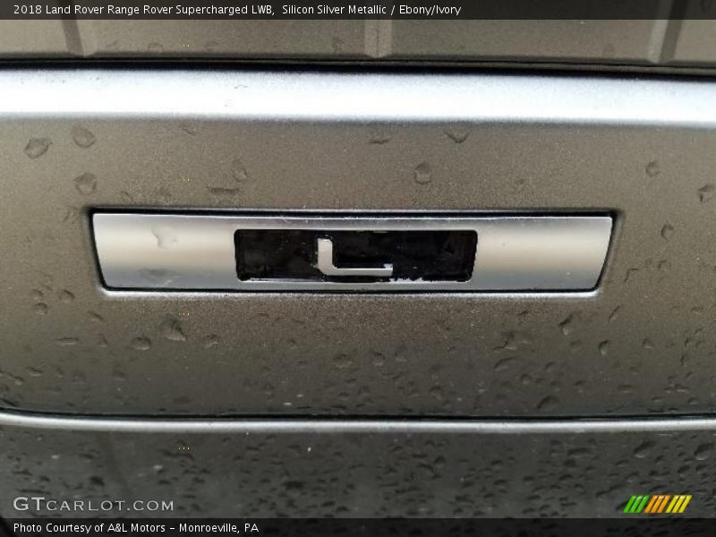 Silicon Silver Metallic / Ebony/Ivory 2018 Land Rover Range Rover Supercharged LWB
