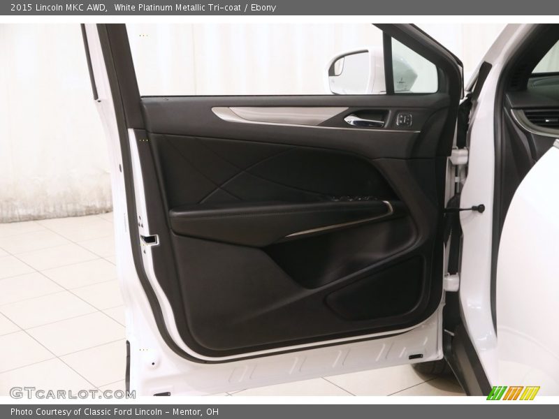 White Platinum Metallic Tri-coat / Ebony 2015 Lincoln MKC AWD