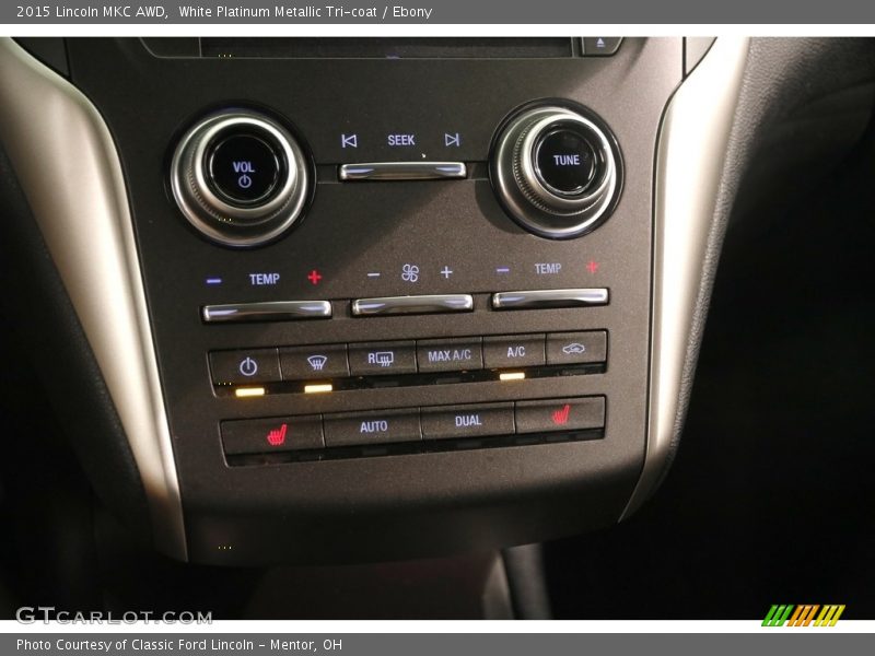 White Platinum Metallic Tri-coat / Ebony 2015 Lincoln MKC AWD