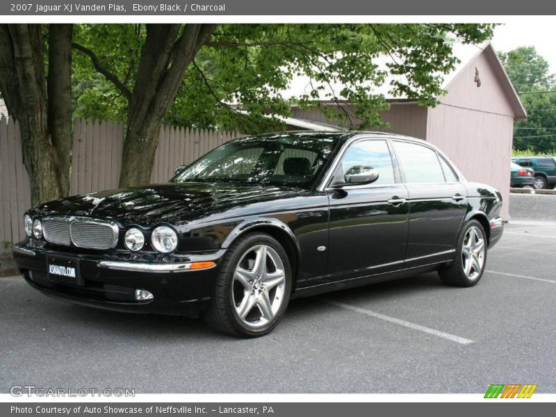 Ebony Black / Charcoal 2007 Jaguar XJ Vanden Plas