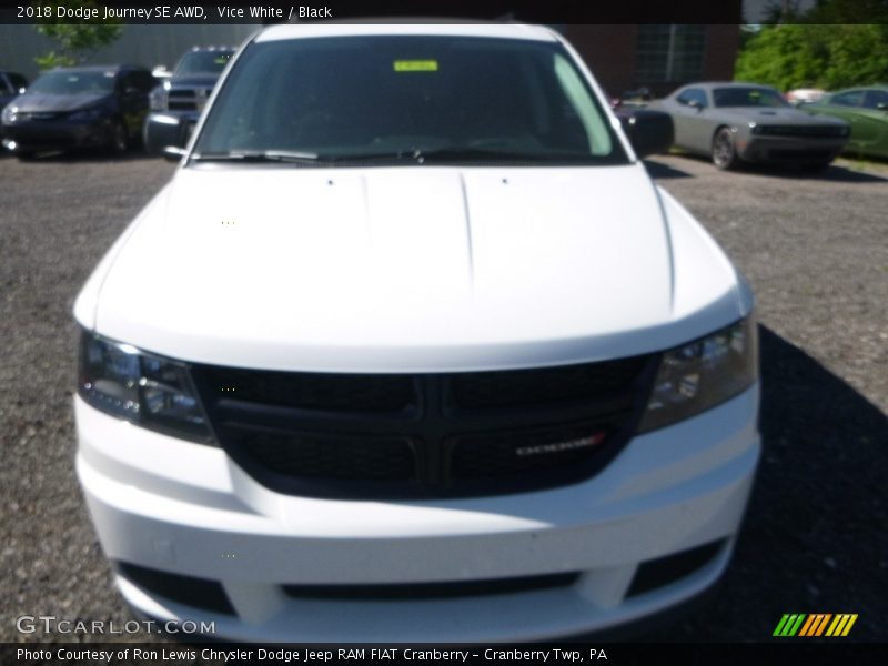 Vice White / Black 2018 Dodge Journey SE AWD
