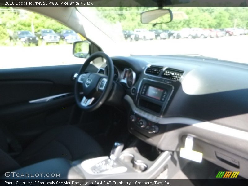 Vice White / Black 2018 Dodge Journey SE AWD
