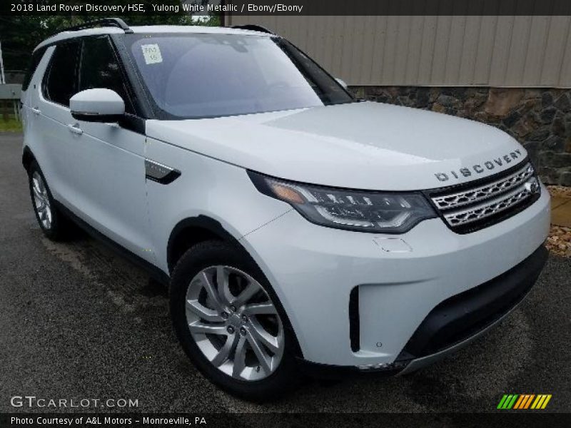 Yulong White Metallic / Ebony/Ebony 2018 Land Rover Discovery HSE