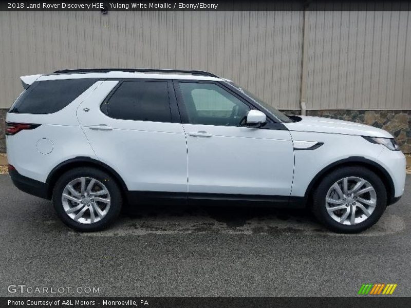 Yulong White Metallic / Ebony/Ebony 2018 Land Rover Discovery HSE