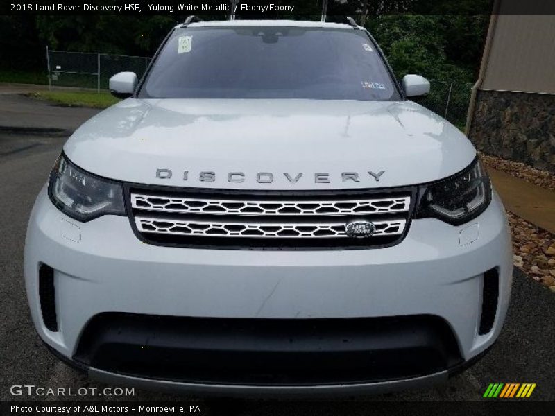 Yulong White Metallic / Ebony/Ebony 2018 Land Rover Discovery HSE