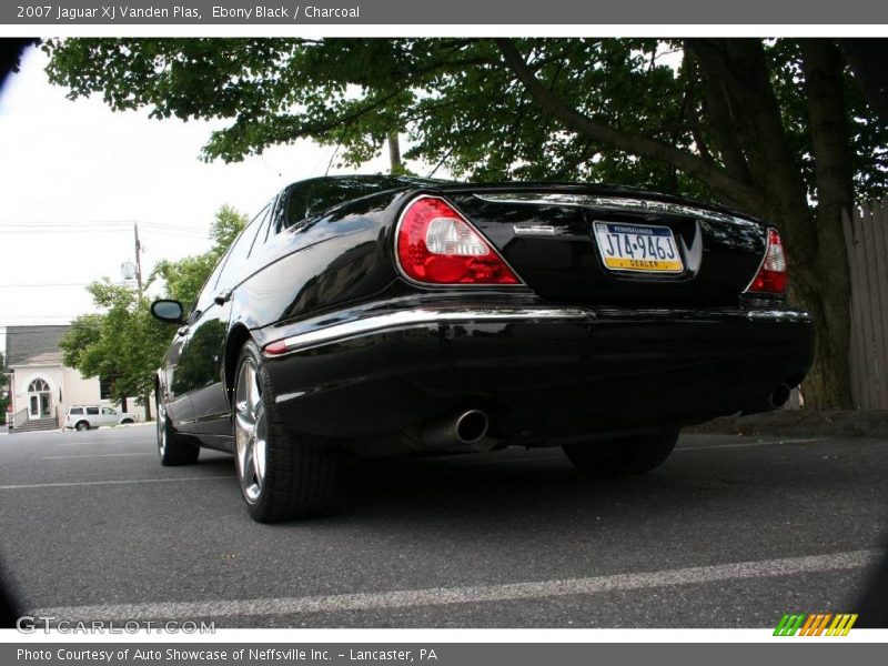 Ebony Black / Charcoal 2007 Jaguar XJ Vanden Plas