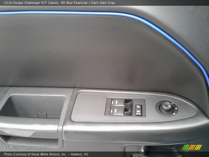 B5 Blue Pearlcoat / Dark Slate Gray 2010 Dodge Challenger R/T Classic