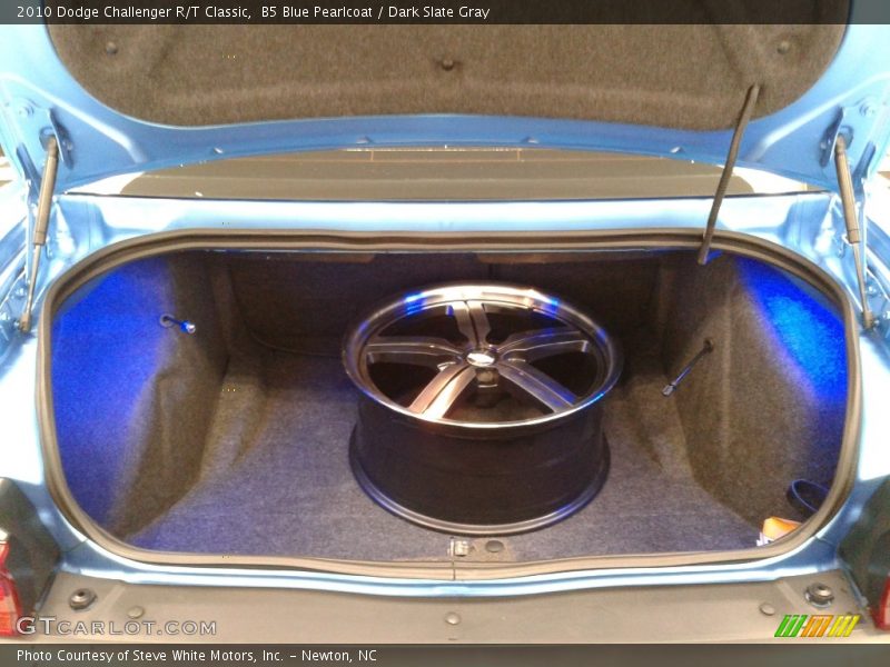 B5 Blue Pearlcoat / Dark Slate Gray 2010 Dodge Challenger R/T Classic