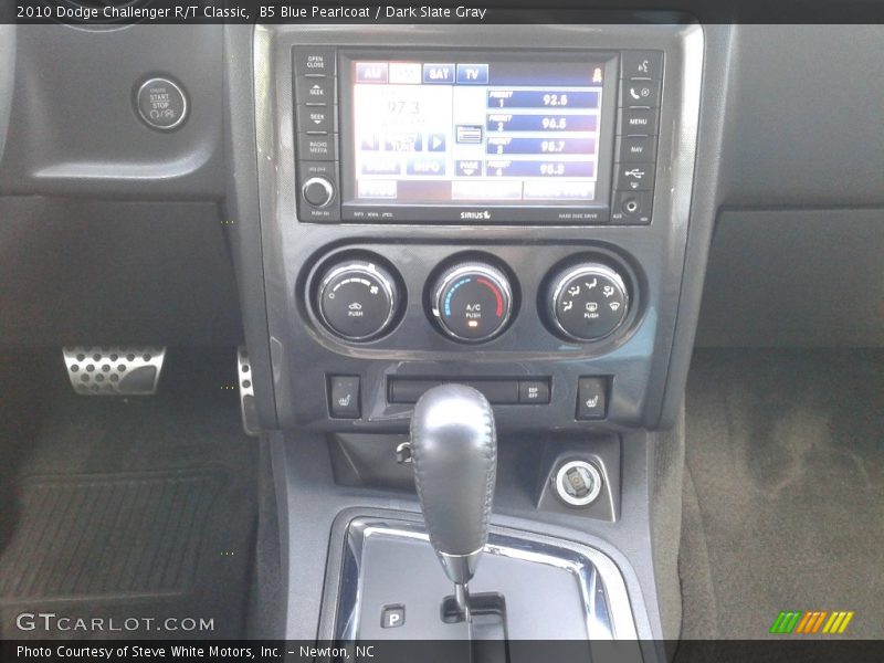 B5 Blue Pearlcoat / Dark Slate Gray 2010 Dodge Challenger R/T Classic