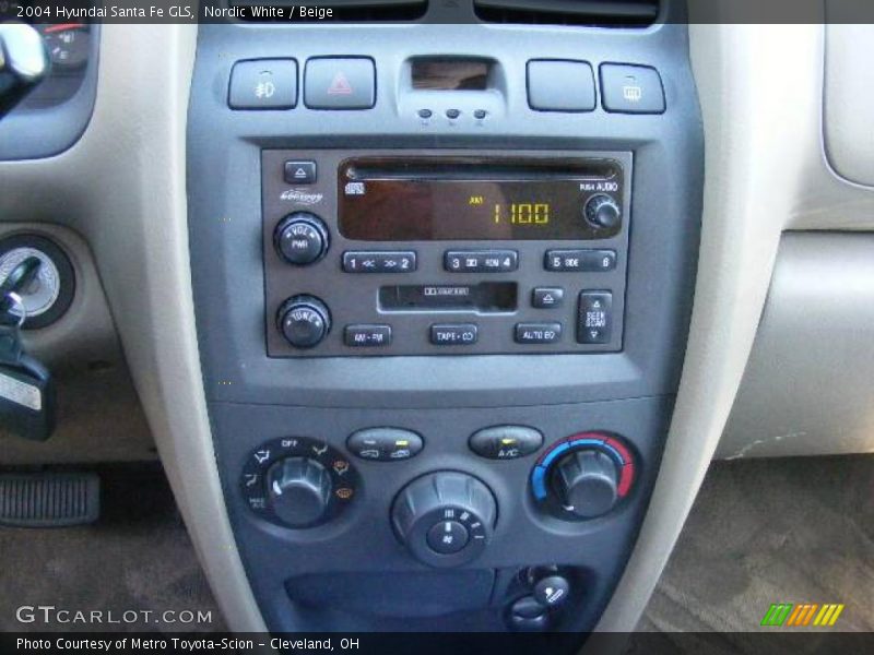 Nordic White / Beige 2004 Hyundai Santa Fe GLS