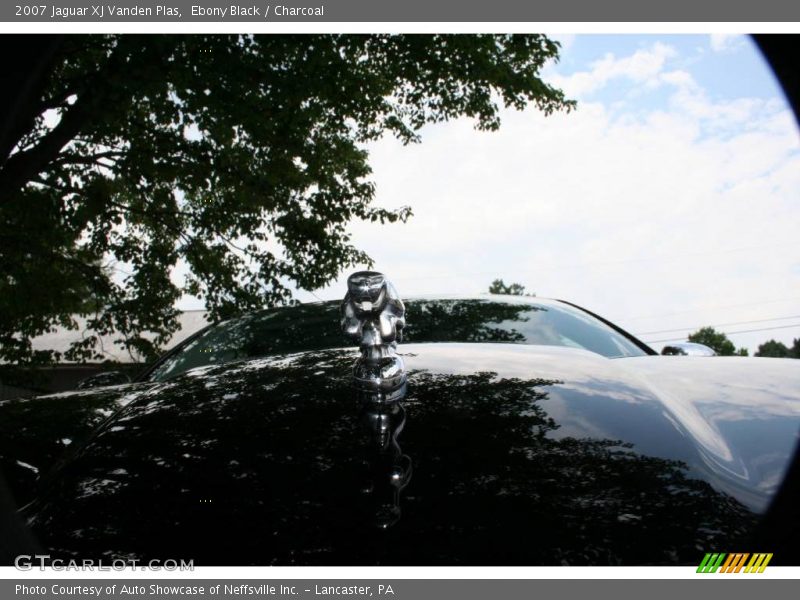 Ebony Black / Charcoal 2007 Jaguar XJ Vanden Plas