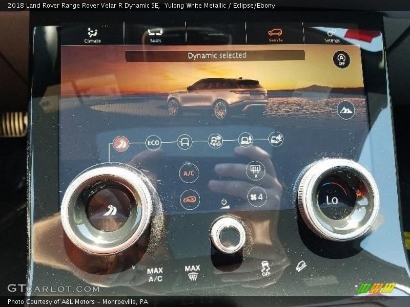 Yulong White Metallic / Eclipse/Ebony 2018 Land Rover Range Rover Velar R Dynamic SE