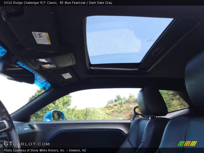 B5 Blue Pearlcoat / Dark Slate Gray 2010 Dodge Challenger R/T Classic