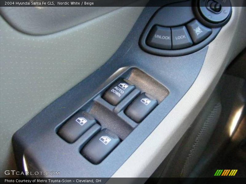 Nordic White / Beige 2004 Hyundai Santa Fe GLS