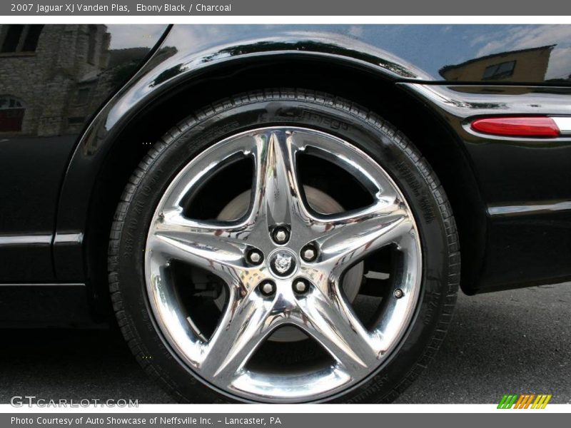 Ebony Black / Charcoal 2007 Jaguar XJ Vanden Plas