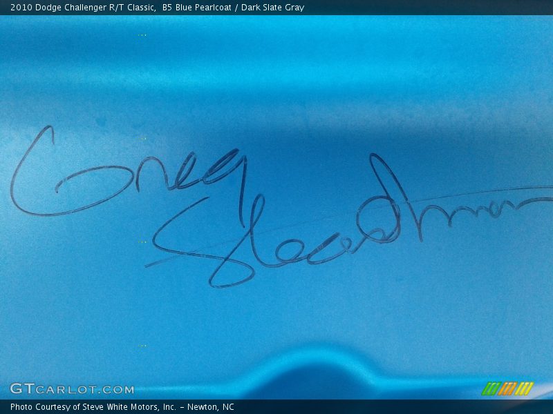 B5 Blue Pearlcoat / Dark Slate Gray 2010 Dodge Challenger R/T Classic