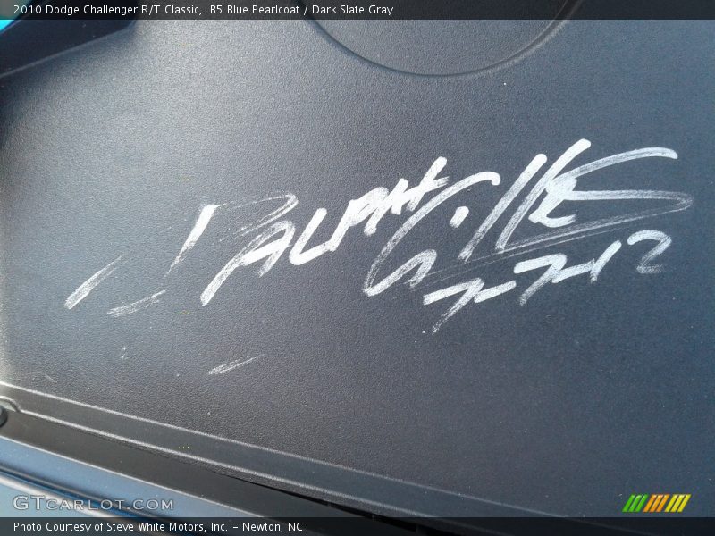 B5 Blue Pearlcoat / Dark Slate Gray 2010 Dodge Challenger R/T Classic