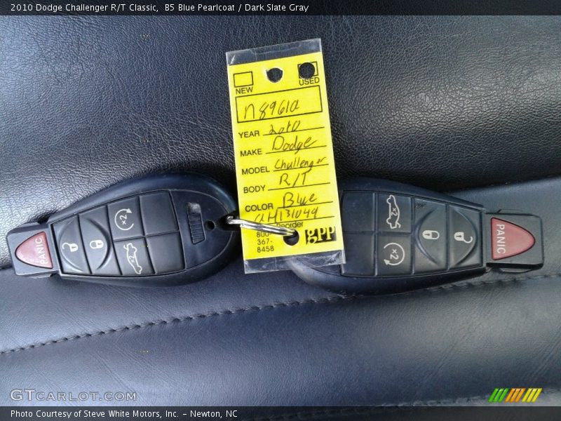 B5 Blue Pearlcoat / Dark Slate Gray 2010 Dodge Challenger R/T Classic