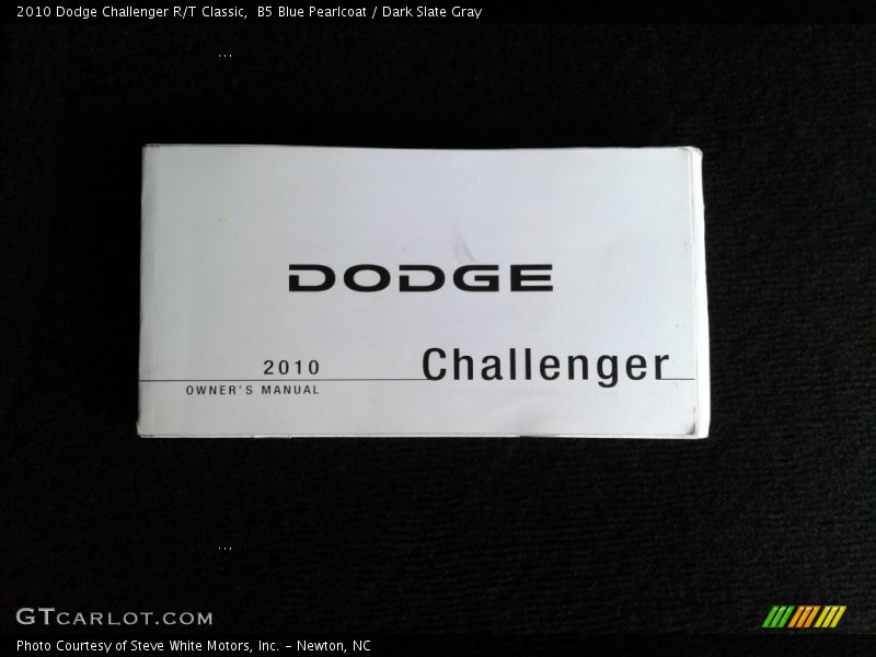 B5 Blue Pearlcoat / Dark Slate Gray 2010 Dodge Challenger R/T Classic