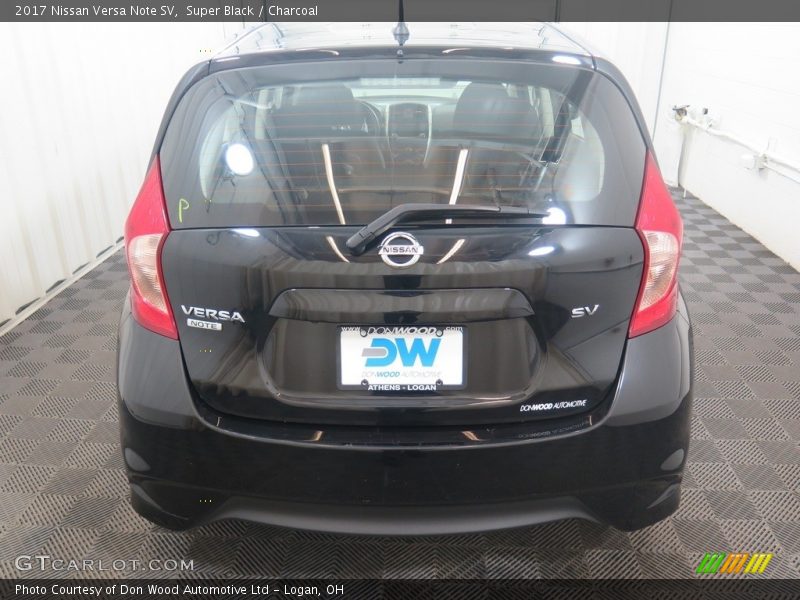 Super Black / Charcoal 2017 Nissan Versa Note SV
