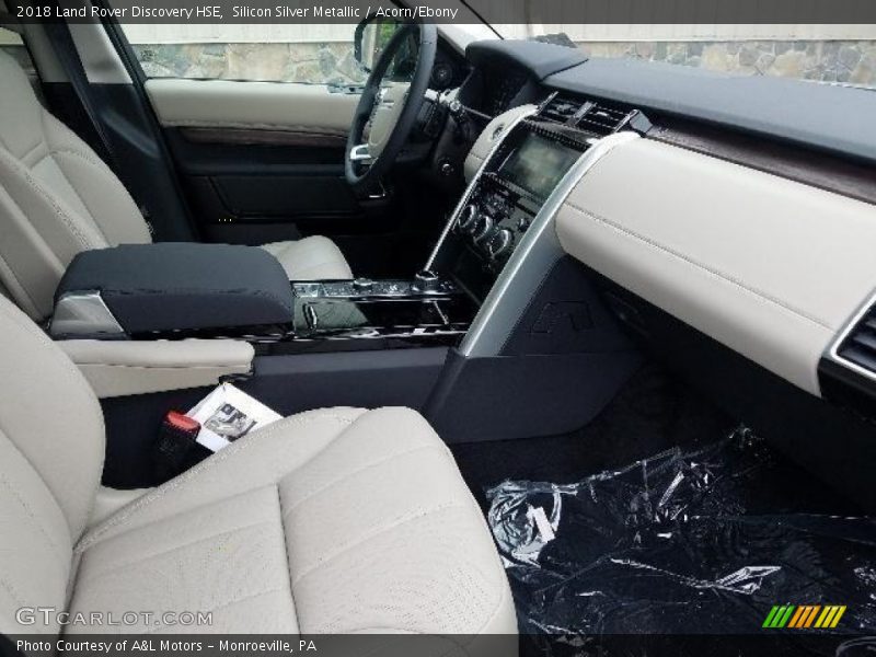 Silicon Silver Metallic / Acorn/Ebony 2018 Land Rover Discovery HSE