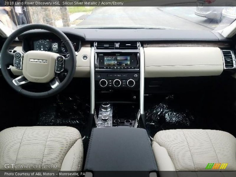 Silicon Silver Metallic / Acorn/Ebony 2018 Land Rover Discovery HSE