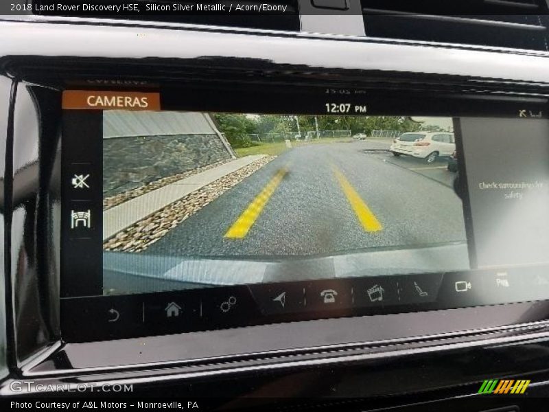 Silicon Silver Metallic / Acorn/Ebony 2018 Land Rover Discovery HSE