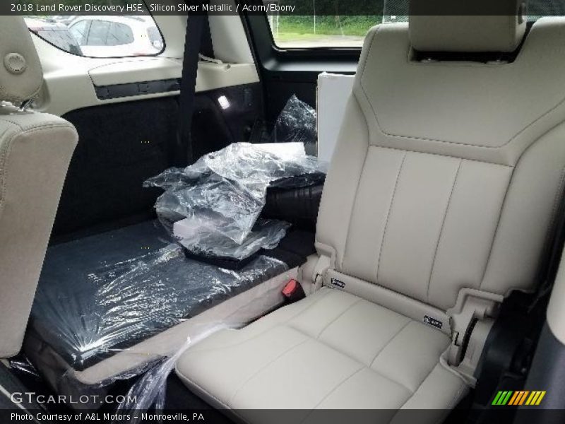 Silicon Silver Metallic / Acorn/Ebony 2018 Land Rover Discovery HSE