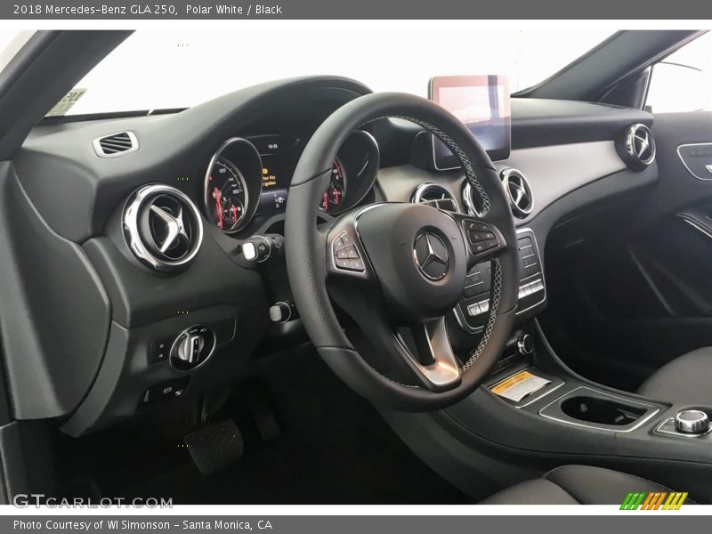 Polar White / Black 2018 Mercedes-Benz GLA 250