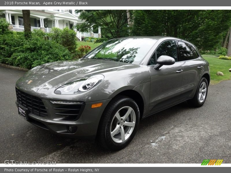 Agate Grey Metallic / Black 2018 Porsche Macan