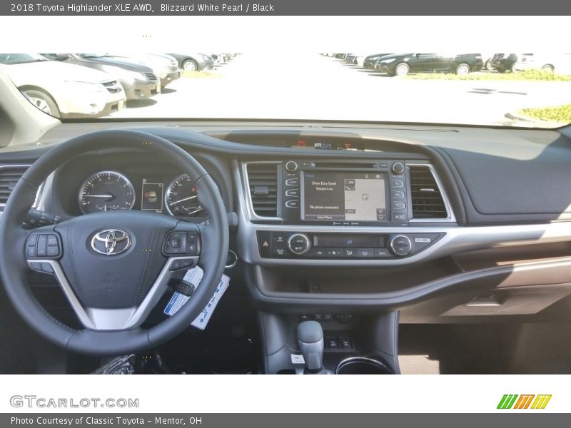 Blizzard White Pearl / Black 2018 Toyota Highlander XLE AWD