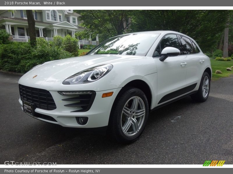 White / Black 2018 Porsche Macan