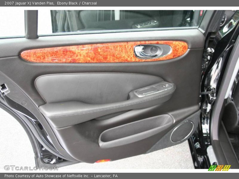 Ebony Black / Charcoal 2007 Jaguar XJ Vanden Plas