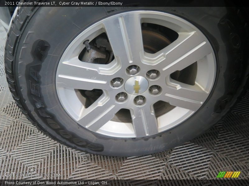 Cyber Gray Metallic / Ebony/Ebony 2011 Chevrolet Traverse LT