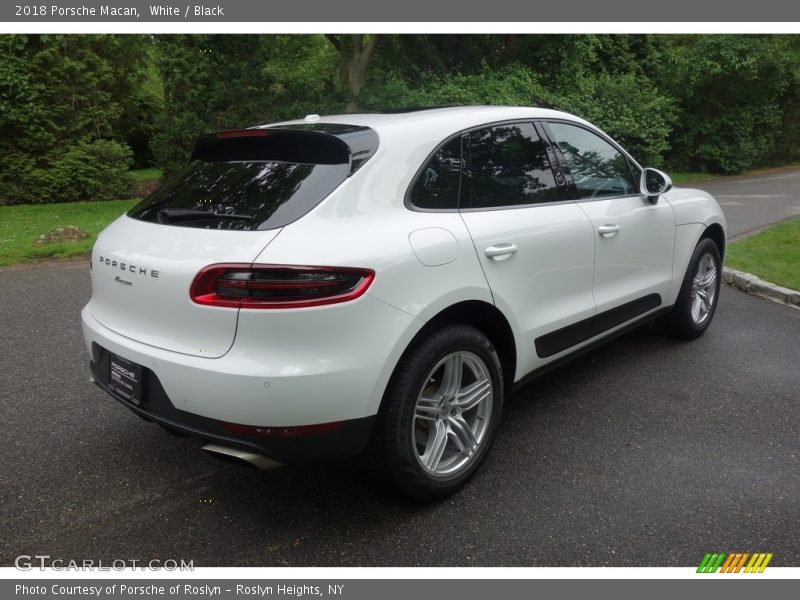 White / Black 2018 Porsche Macan