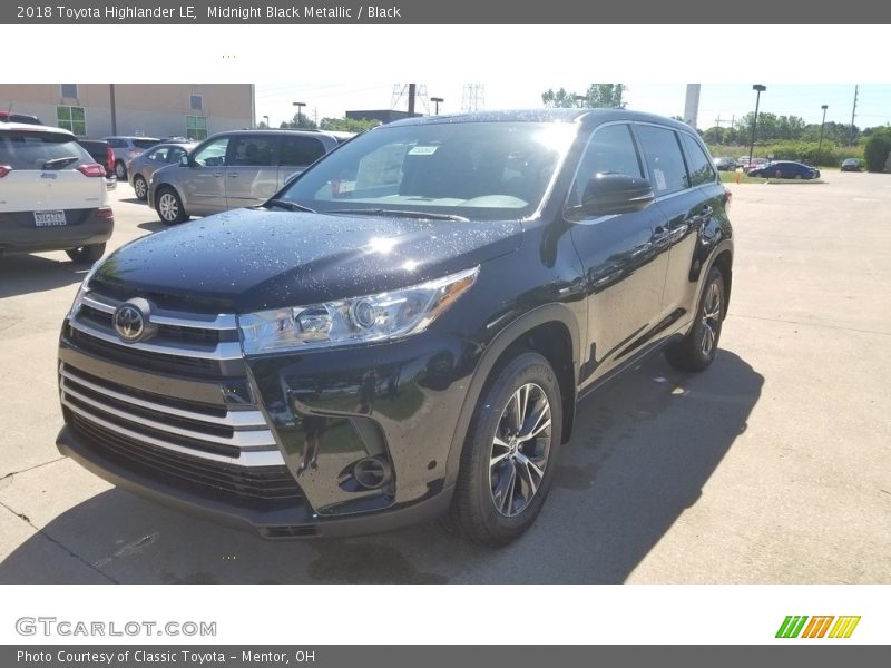 Midnight Black Metallic / Black 2018 Toyota Highlander LE